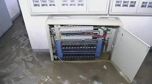 石家莊配電柜,河北配電柜,石家莊變頻柜,石家莊PLC控制柜 石家莊配電柜,河北配電柜,石家莊變頻柜,石家莊PLC控制柜