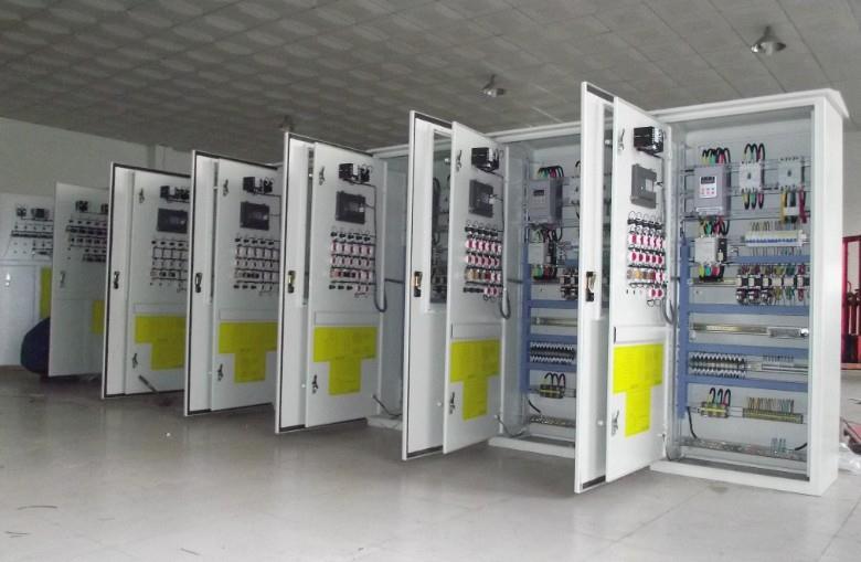 河北P(pán)LC控制柜生產(chǎn)現(xiàn)場(chǎng) 河北P(pán)LC控制柜生產(chǎn)現(xiàn)場(chǎng)