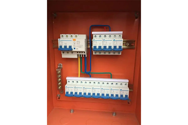 河北配電箱廠家內(nèi)部 河北配電箱廠家內(nèi)部