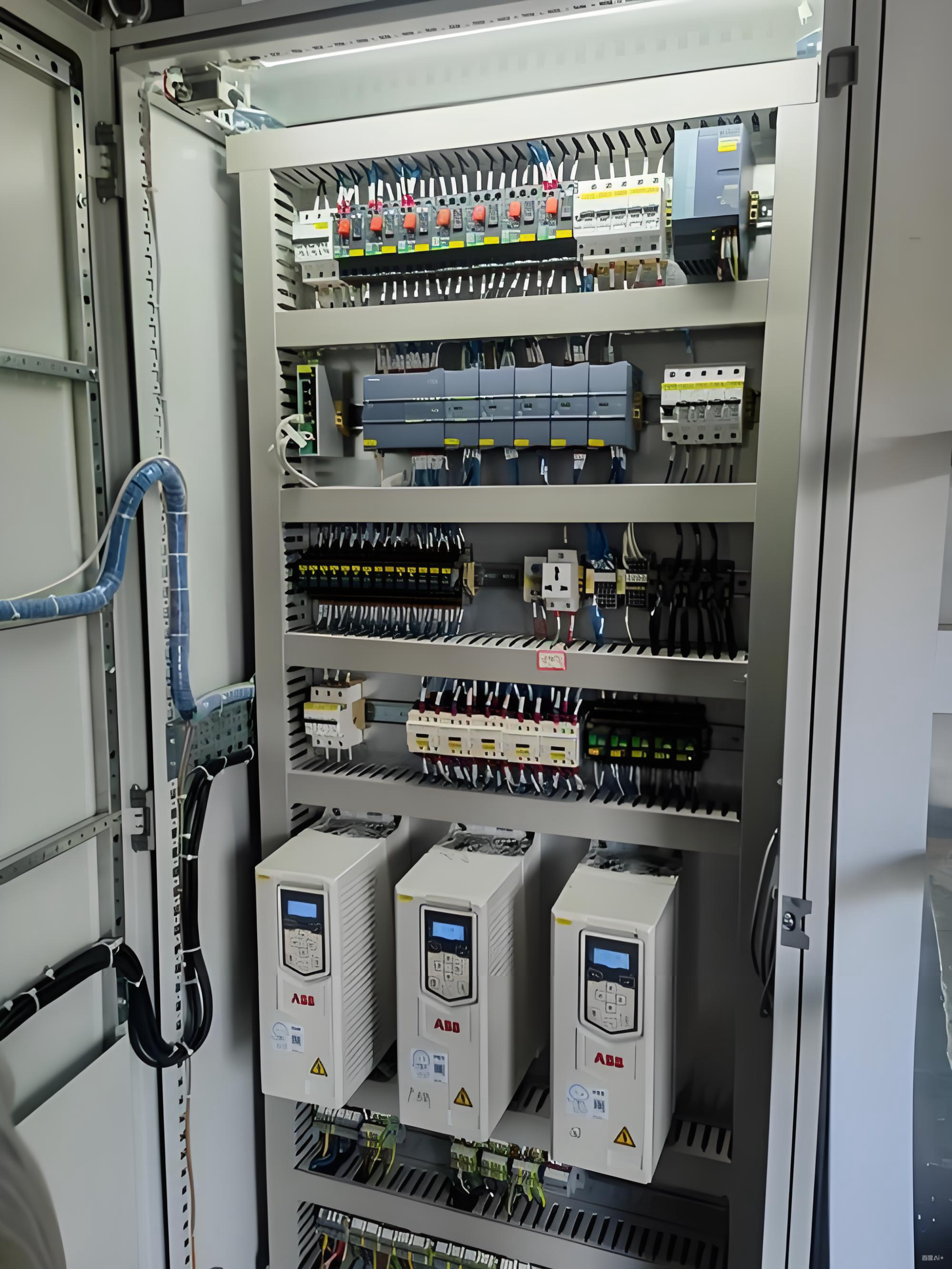 石家莊配電柜,河北配電柜,石家莊變頻柜,石家莊PLC控制柜 石家莊配電柜,河北配電柜,石家莊變頻柜,石家莊PLC控制柜